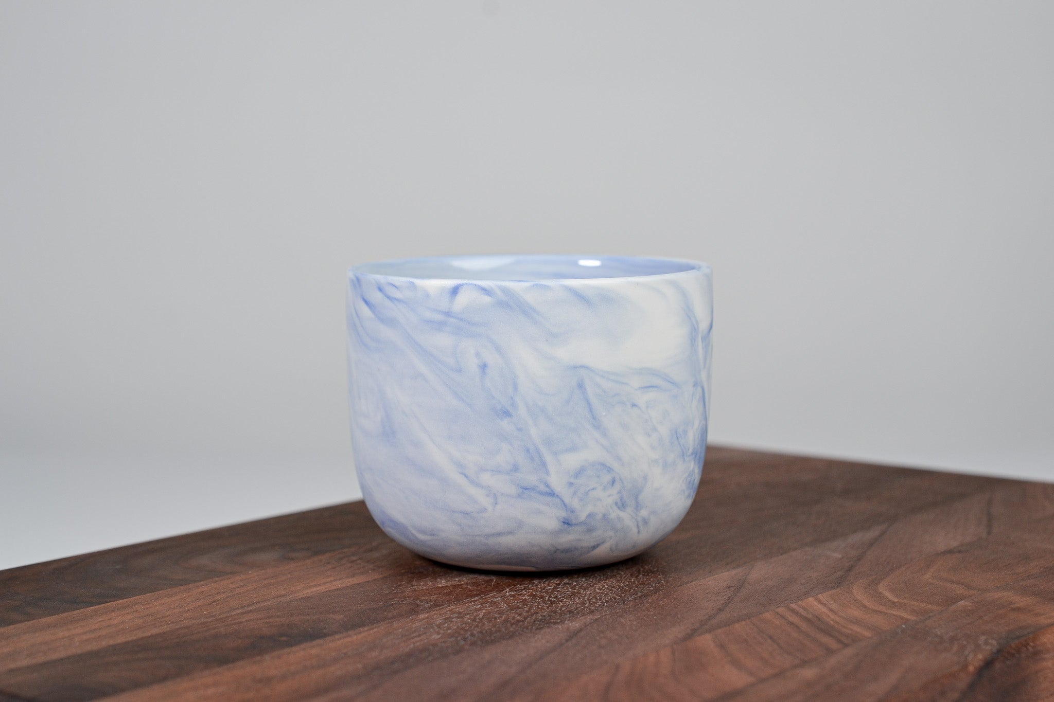Kávový hrnek z porcelánu - Flow - modrý - 200 ml